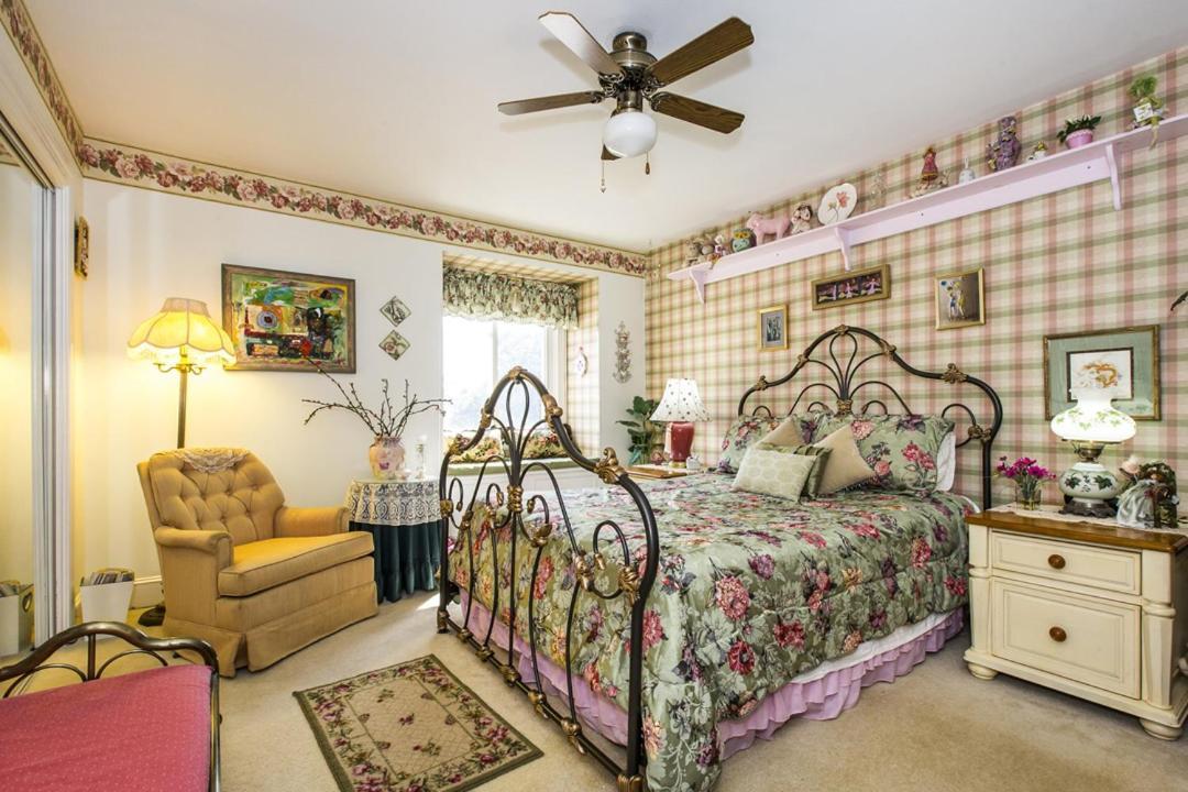 Matthews Manor Bed & Breakfast Екстериор снимка